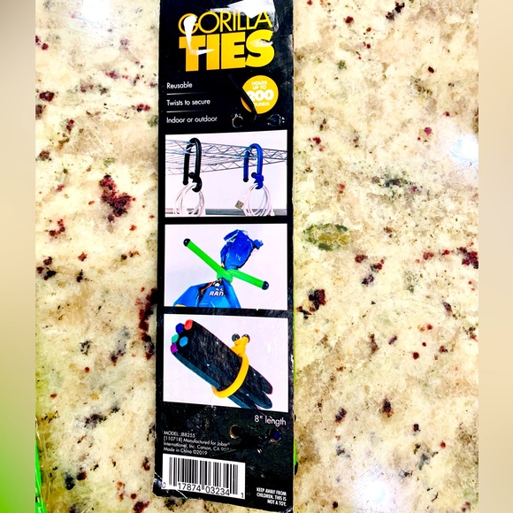 GORILLA NWT Reusable Ties for Hanging Items 18" 4 pack & 4 pack 8” up to 200lbs - Picture 4 of 7
